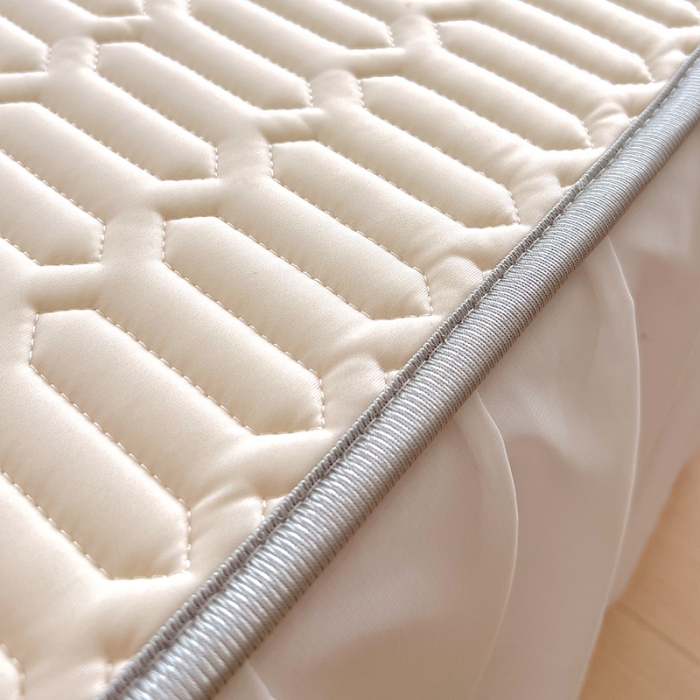 91家纺网 家纺一手货源 找家纺 慕尚 2025新款花边凉感丝乳胶凉席床席床裙款 莎莉