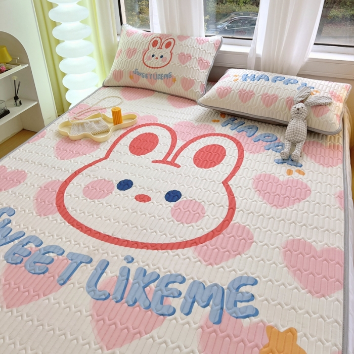 91家纺网 家纺一手货源 找家纺 慕尚 2025新款花边凉感丝乳胶凉席床席床裙款 甜美兔兔