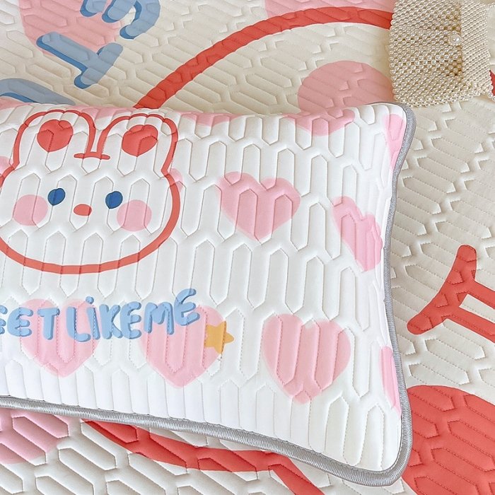 91家纺网 家纺一手货源 找家纺 慕尚 2025新款花边凉感丝乳胶凉席床席床裙款 甜美兔兔