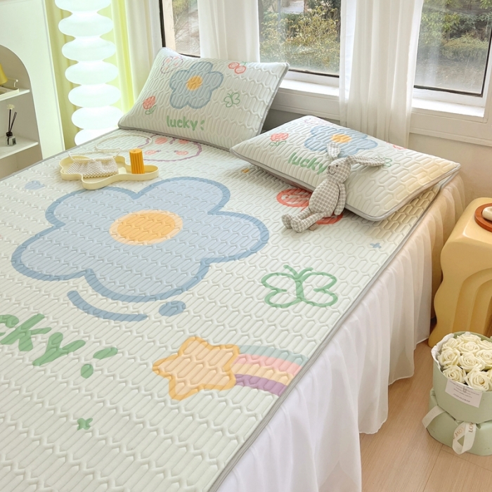 91家纺网 家纺一手货源 找家纺 慕尚 2025新款花边凉感丝乳胶凉席床席床裙款 幸运心