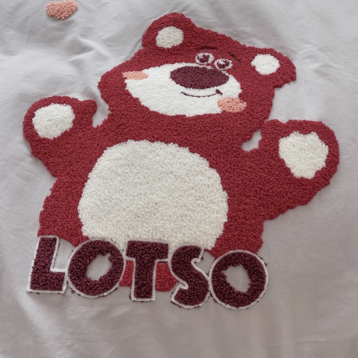 91家纺网 家纺一手货源 找家纺 慕尚 2025新款全棉水洗棉毛巾绣四件套 草莓熊-灰色