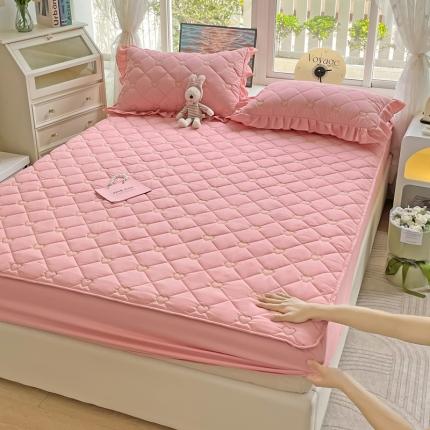 91家纺网 家纺一手货源 找家纺 （总）家之硕家纺 2023新款爱心系列磨毛刺绣衔缝夹棉床笠