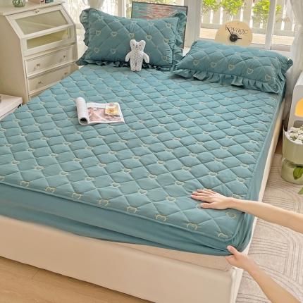 91家纺网 家纺一手货源 找家纺 （总）家之硕家纺 2023新款爱心系列磨毛刺绣衔缝夹棉床笠