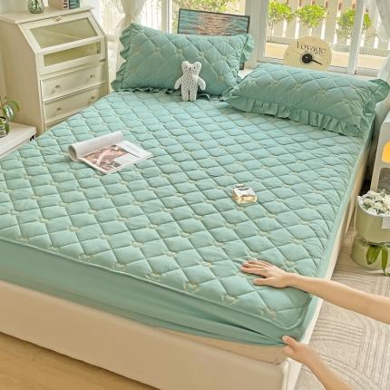 91家纺网 家纺一手货源 找家纺 （总）家之硕家纺 2023新款爱心系列磨毛刺绣衔缝夹棉床笠