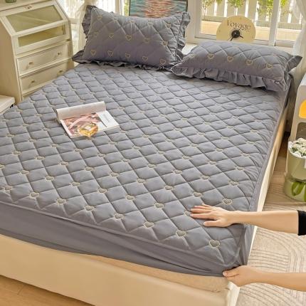 91家纺网 家纺一手货源 找家纺 （总）家之硕家纺 2023新款爱心系列磨毛刺绣衔缝夹棉床笠