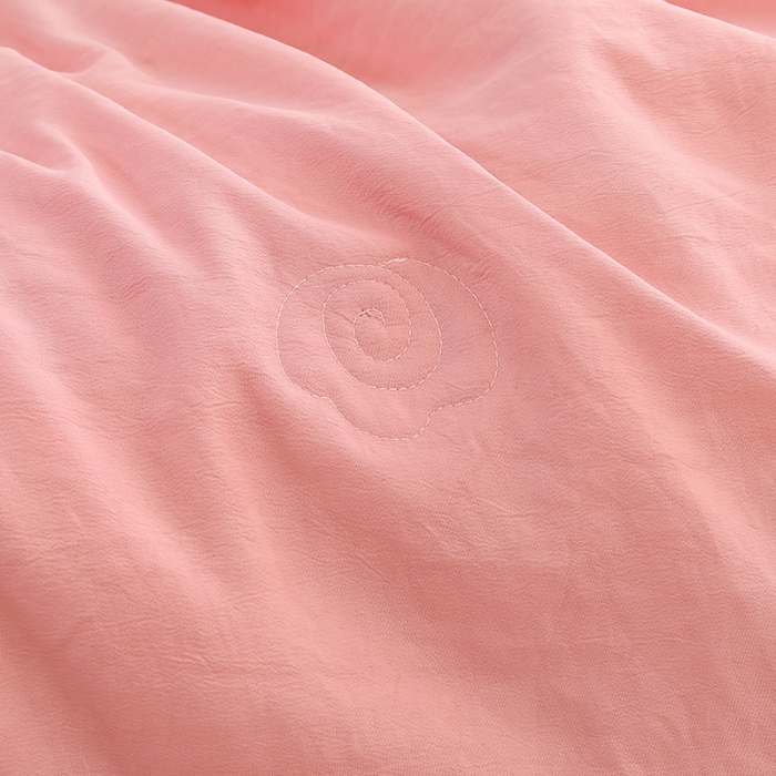 91家纺网 家纺一手货源 找家纺 爱宝被业 2025新款水洗棉麻夏被 樱花粉