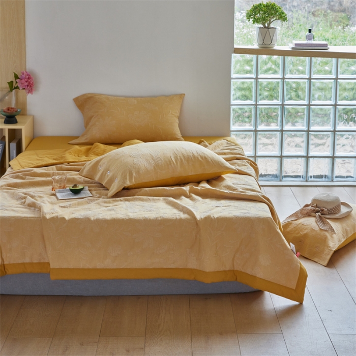 91家纺网 家纺一手货源 找家纺 (总) 安莱生活 2023新款双层纱大提花馥香夏被及夏被四件套