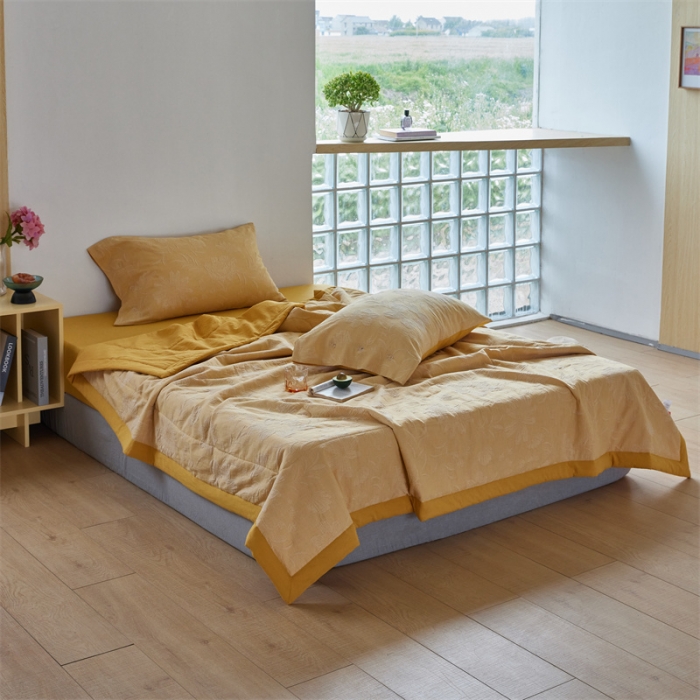 91家纺网 家纺一手货源 找家纺 (总) 安莱生活 2023新款双层纱大提花馥香夏被及夏被四件套