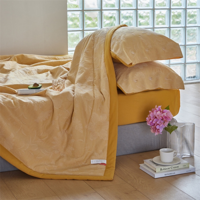 91家纺网 家纺一手货源 找家纺 (总) 安莱生活 2023新款双层纱大提花馥香夏被及夏被四件套