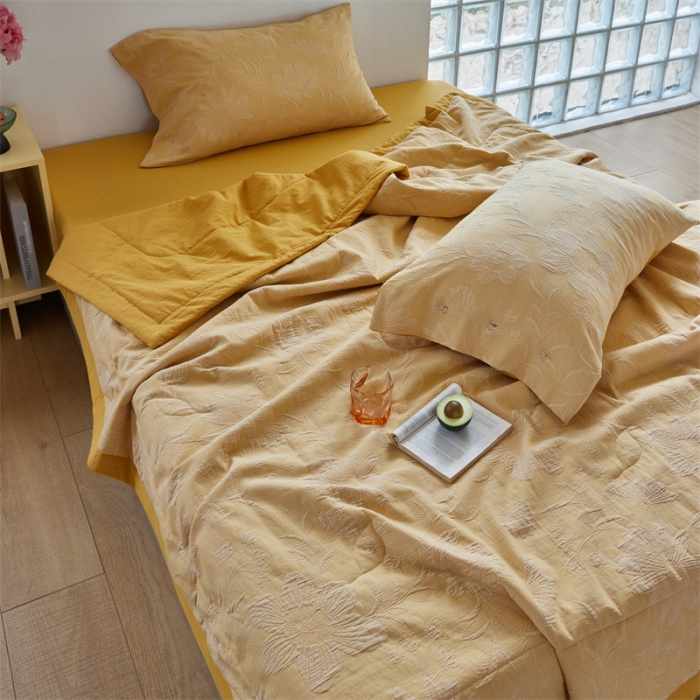 91家纺网 家纺一手货源 找家纺 安莱生活 2023新款双层纱大提花馥香夏被及夏被四件套 馥香-姜黄