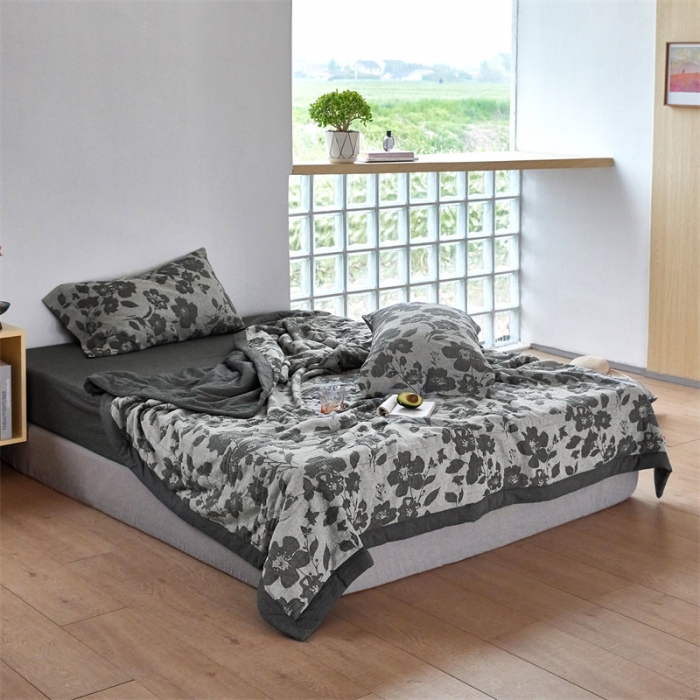 91家纺网 家纺一手货源 找家纺 (总) 安莱生活 2023新款双层纱大提花花都夏被及夏被四件套
