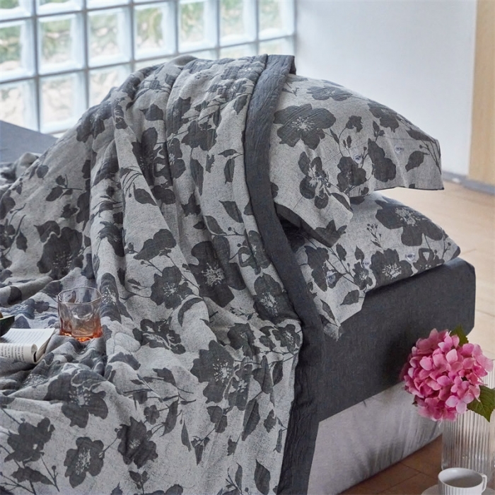 91家纺网 家纺一手货源 找家纺 (总) 安莱生活 2023新款双层纱大提花花都夏被及夏被四件套