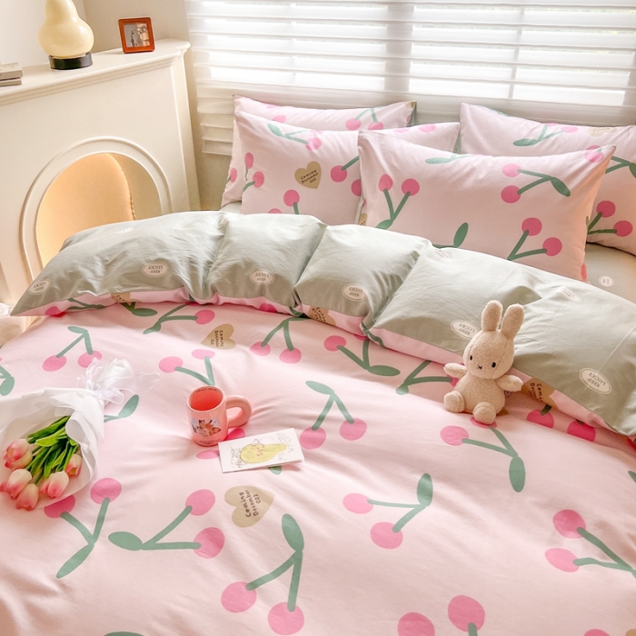 91家纺网 家纺一手货源 找家纺 顾里家纺 2023新款40支13372全棉四季款韩系氛围四件套 粉雾樱桃