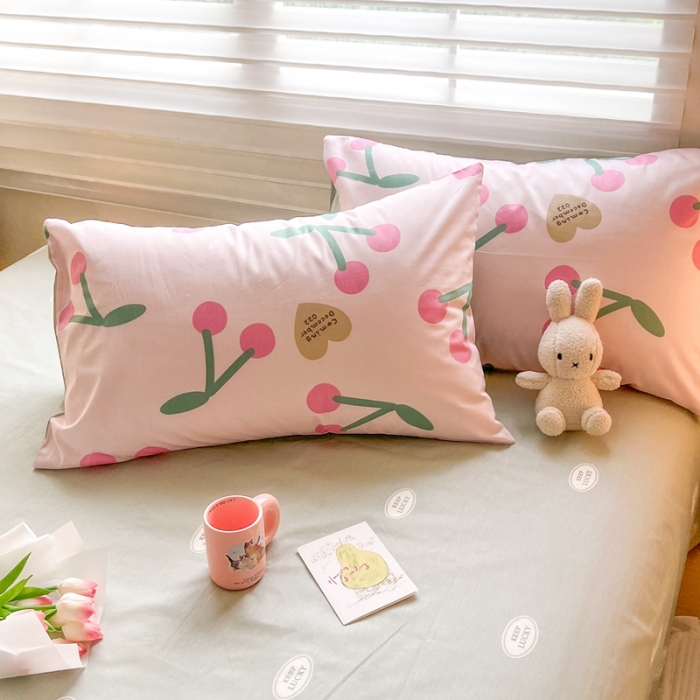 91家纺网 家纺一手货源 找家纺 顾里家纺 2023新款40支13372全棉四季款韩系氛围四件套 粉雾樱桃