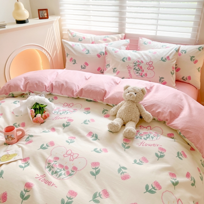 91家纺网 家纺一手货源 找家纺 顾里家纺 2023新款40支13372全棉四季款韩系氛围四件套 熊园花朵