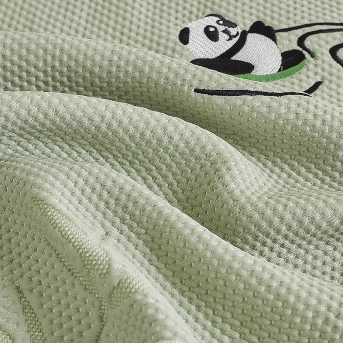 91家纺网 家纺一手货源 找家纺 （总）千朵森 2024新款熊猫绣花款冰感丝凉席三件套