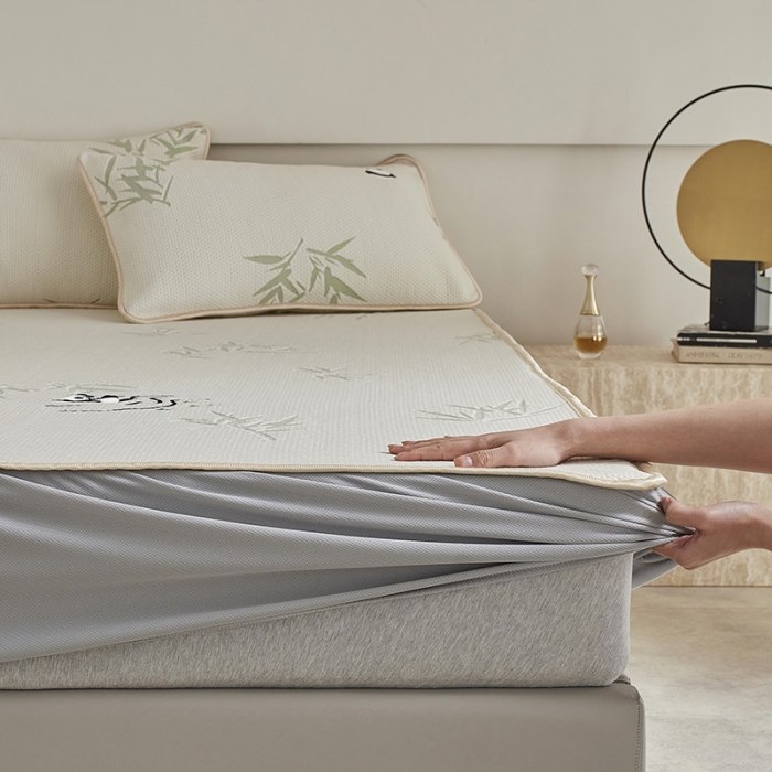 91家纺网 家纺一手货源 找家纺 千朵森 2024新款熊猫绣花款冰感丝凉席三件套 绿野仙踪-浅米黄