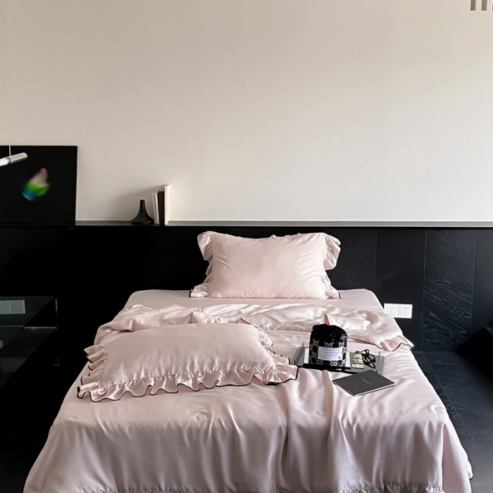 91家纺网 家纺一手货源 找家纺 MIU缪家居 2023新款蕾拉系列80兰精天丝夏被 蕾拉-粉