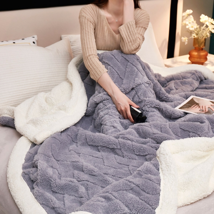 91家纺网 家纺一手货源 找家纺 肖恩 2025秋冬新款塔芙绒羊羔绒毛毯 浅灰