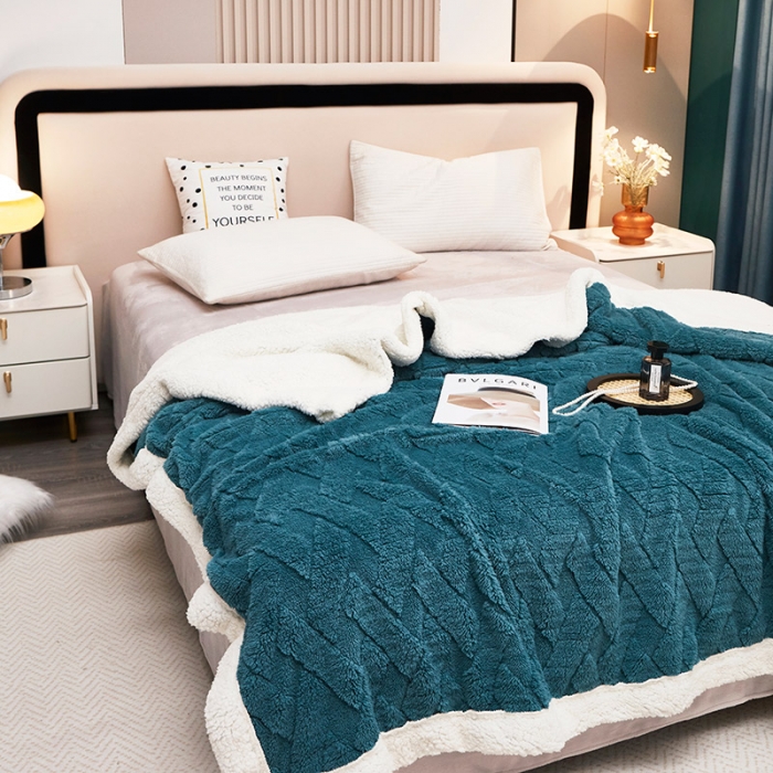 91家纺网 家纺一手货源 找家纺 肖恩 2025秋冬新款塔芙绒羊羔绒毛毯 孔雀绿