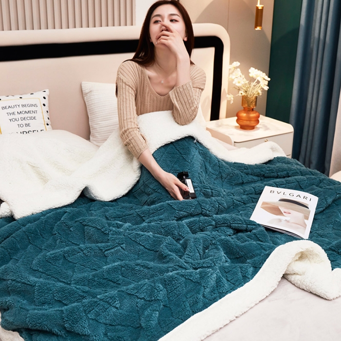 91家纺网 家纺一手货源 找家纺 肖恩 2025秋冬新款塔芙绒羊羔绒毛毯 孔雀绿