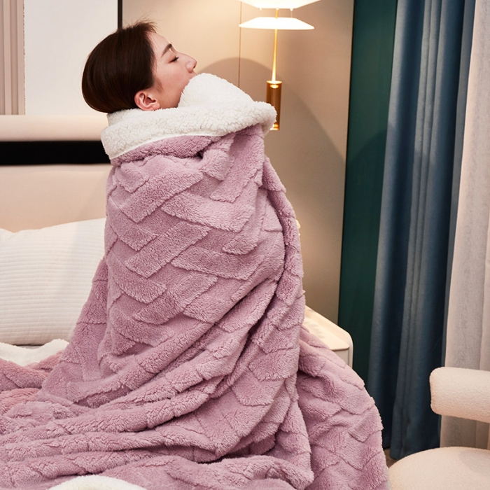 91家纺网 家纺一手货源 找家纺 肖恩 2025秋冬新款塔芙绒羊羔绒毛毯 浅紫