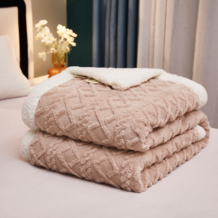 91家纺网 家纺一手货源 找家纺 肖恩 2025秋冬新款塔芙绒羊羔绒毛毯 浅卡其