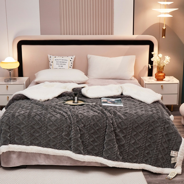 91家纺网 家纺一手货源 找家纺 肖恩 2025秋冬新款塔芙绒羊羔绒毛毯 深空灰