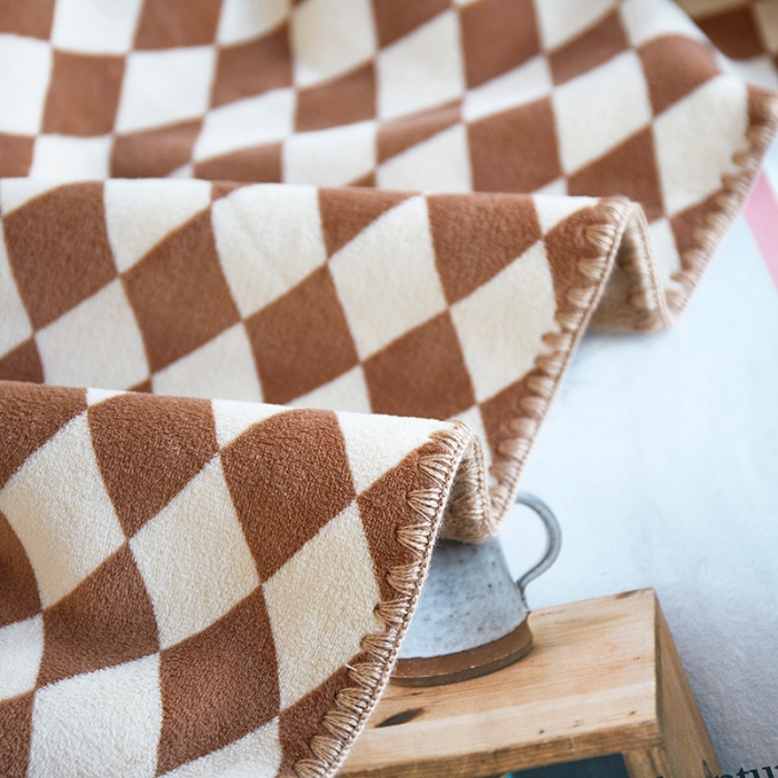 91家纺网 家纺一手货源 找家纺 肖恩 2025新款A类菱形格德绒暖绒毯 菱形格-咖啡