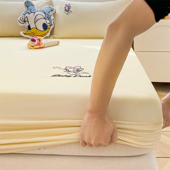 91家纺网 家纺一手货源 找家纺 鑫钰 2023新款A类全棉升级迪士尼系列床笠 黛西公主