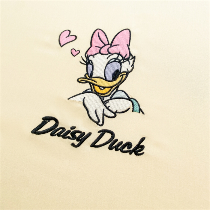 91家纺网 家纺一手货源 找家纺 鑫钰 2023新款A类全棉升级迪士尼系列床笠 黛西公主