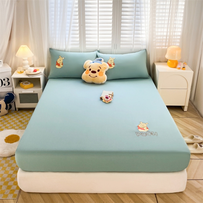 91家纺网 家纺一手货源 找家纺 鑫钰 2023新款A类全棉升级迪士尼系列床笠 小熊维尼