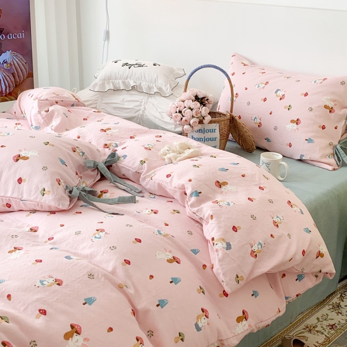 91家纺网 家纺一手货源 找家纺 昔可家纺 2023新款双层纱枕套带蝴蝶结四件套 蘑菇兔粉