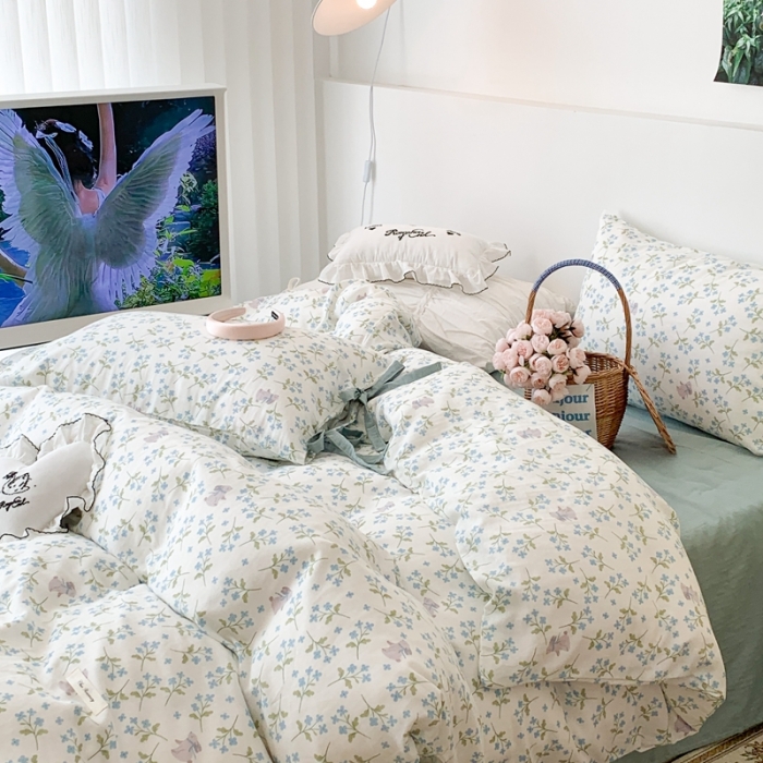 91家纺网 家纺一手货源 找家纺 昔可家纺 2023新款双层纱枕套带蝴蝶结四件套 奶兔小蓝花