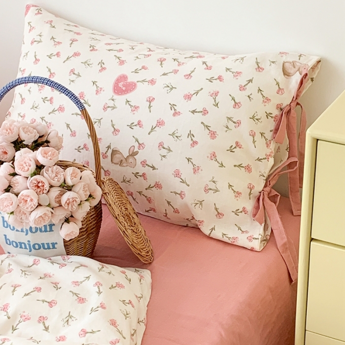 91家纺网 家纺一手货源 找家纺 昔可家纺 2023新款双层纱枕套带蝴蝶结四件套 小兔花园