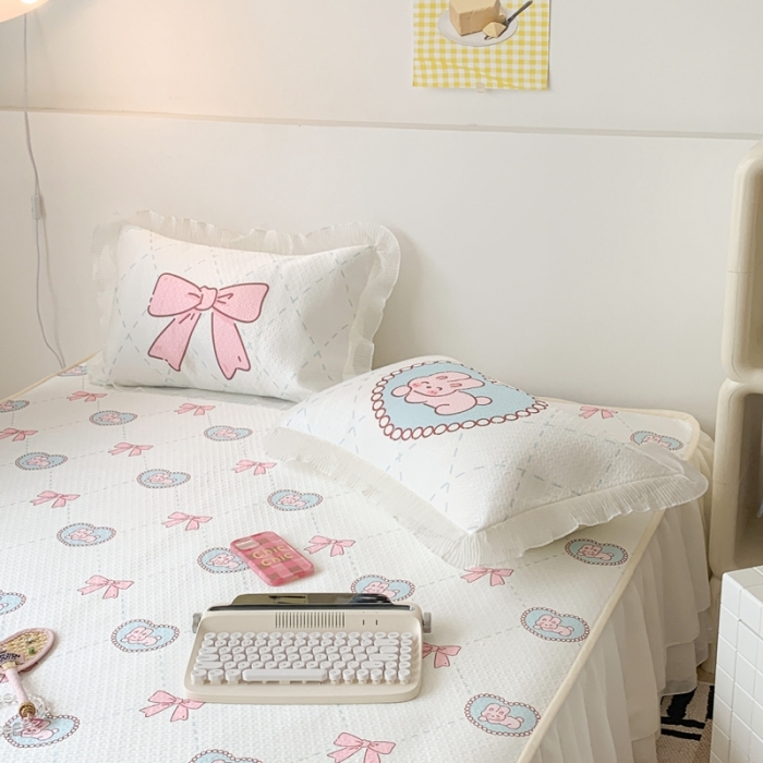 91家纺网 家纺一手货源 找家纺 昔可家纺 2023新款双层雪纺纱花边床裙款凉感软席 爱心蝴蝶结兔