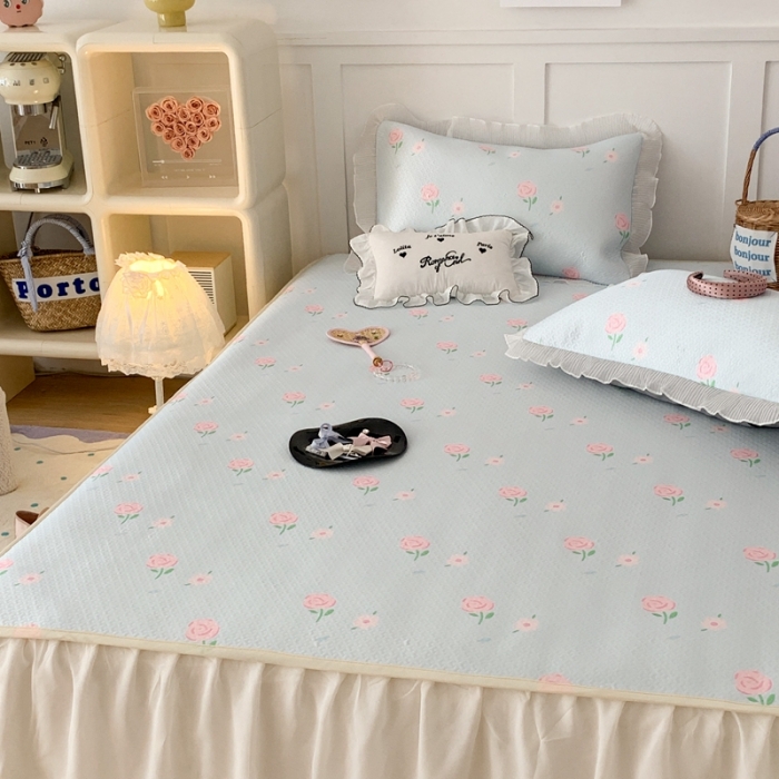 91家纺网 家纺一手货源 找家纺 昔可家纺 2023新款双层雪纺纱花边床裙款凉感软席 蓝色甜美玫瑰