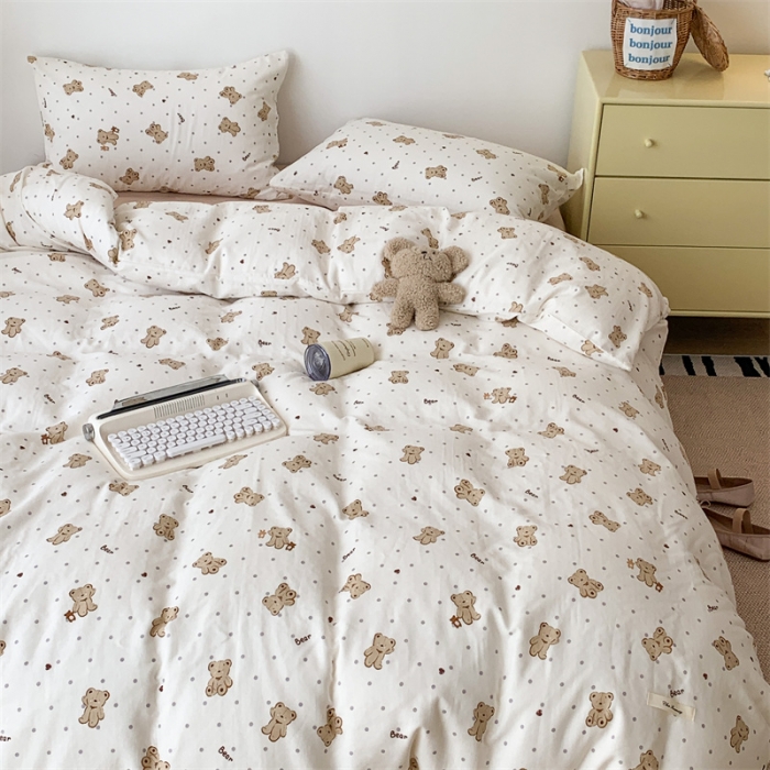 91家纺网 家纺一手货源 找家纺 昔可家纺 2023新款普通款全棉有氧双层纱四件套 波点小咖熊