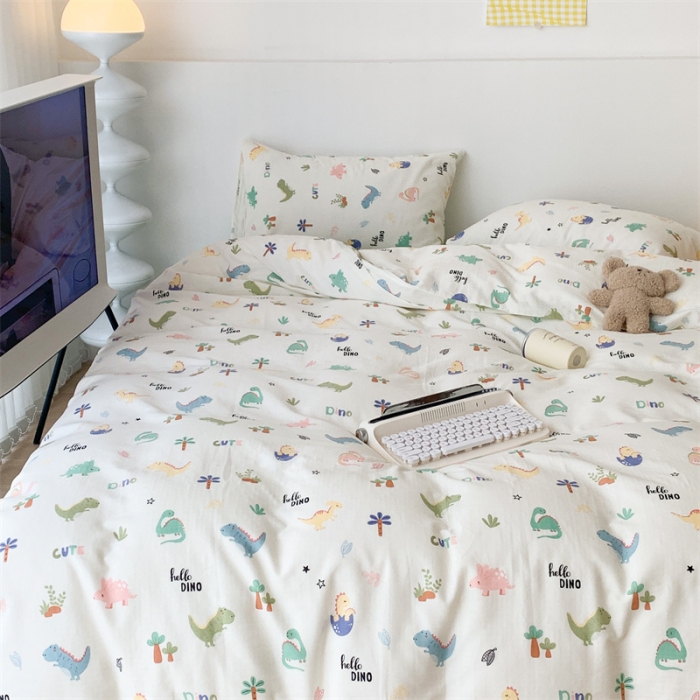 91家纺网 家纺一手货源 找家纺 昔可家纺 2023新款普通款全棉有氧双层纱四件套 童趣小恐龙