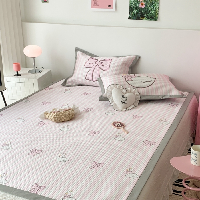 91家纺网 家纺一手货源 找家纺 昔可家纺 2023新款高克重加厚华夫格凉感软席 芭蕾天鹅