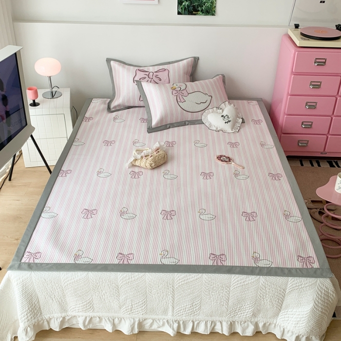 91家纺网 家纺一手货源 找家纺 昔可家纺 2023新款高克重加厚华夫格凉感软席 芭蕾天鹅