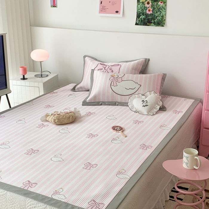 91家纺网 家纺一手货源 找家纺 昔可家纺 2023新款高克重加厚华夫格凉感软席 芭蕾天鹅