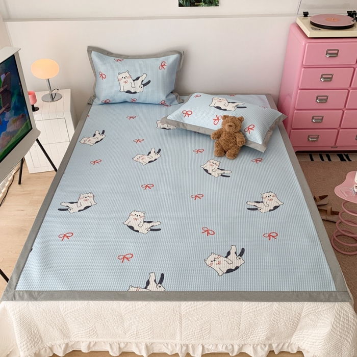 91家纺网 家纺一手货源 找家纺 昔可家纺 2023新款高克重加厚华夫格凉感软席 蓝底猫咪