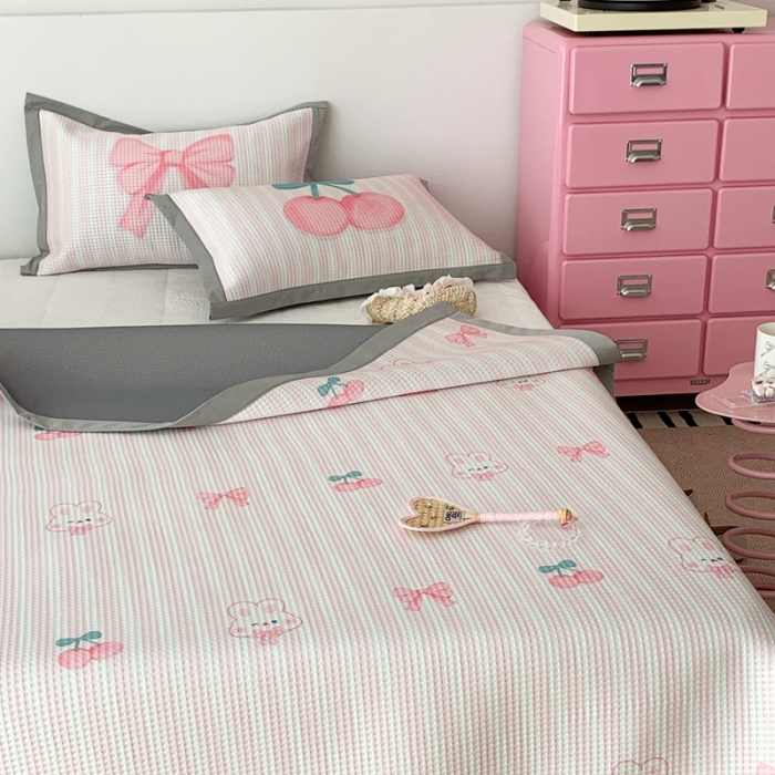 91家纺网 家纺一手货源 找家纺 昔可家纺 2023新款高克重加厚华夫格凉感软席 樱桃蝴蝶结兔