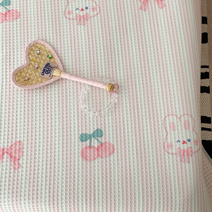 91家纺网 家纺一手货源 找家纺 昔可家纺 2023新款高克重加厚华夫格凉感软席 樱桃蝴蝶结兔