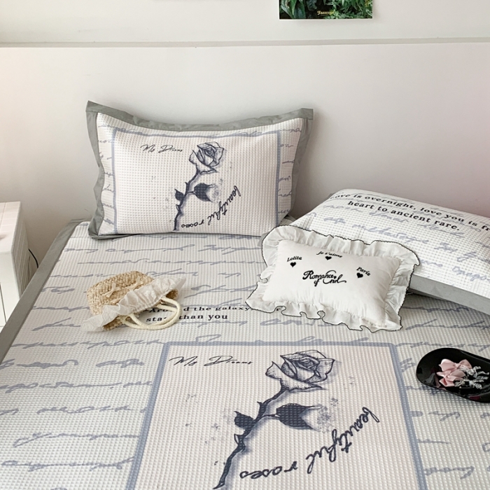 91家纺网 家纺一手货源 找家纺 昔可家纺 2023新款高克重加厚华夫格凉感软席 字母玫瑰