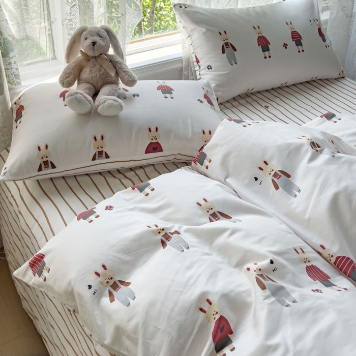 91家纺网 家纺一手货源 找家纺 感遇家纺 2023新款全棉印花四件套 背带小兔