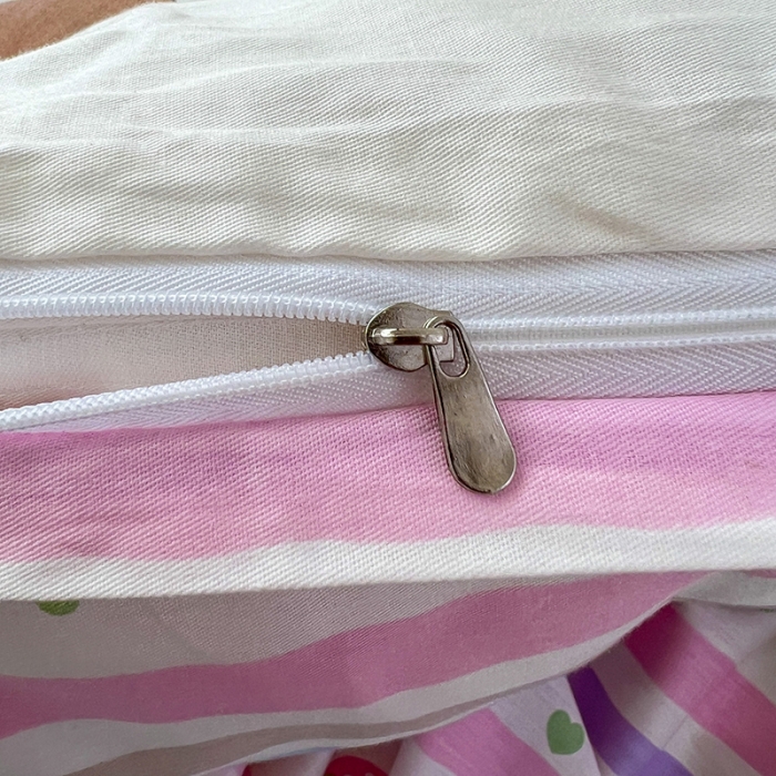 91家纺网 家纺一手货源 找家纺 乐童  2024新款网红直播爆款吊边＋一字绣工艺款四件套（八）童年故事