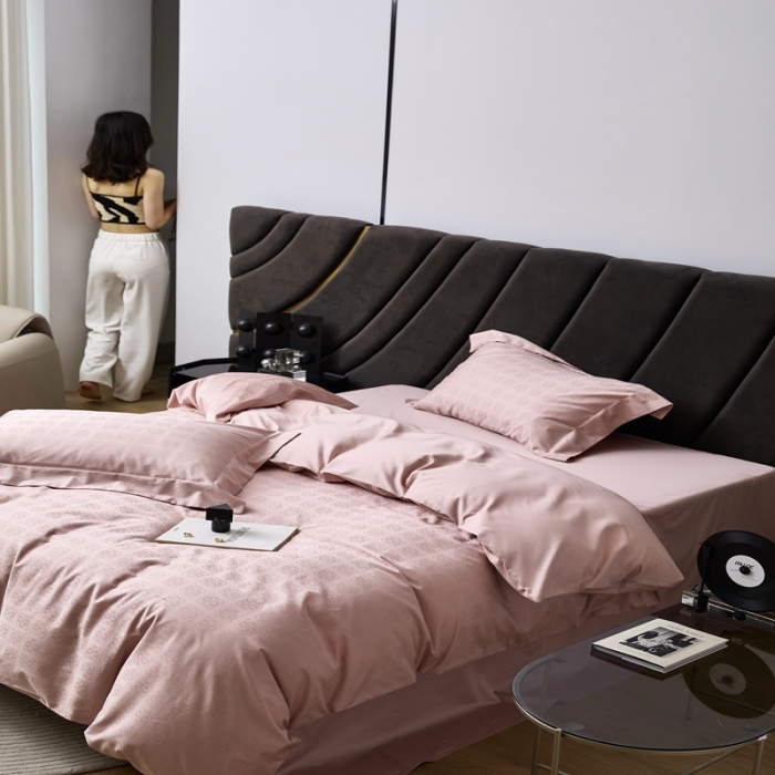 91家纺网 家纺一手货源 找家纺 安莱生活 2023新款 100S纯棉提花四件套 岚烟水月-粉