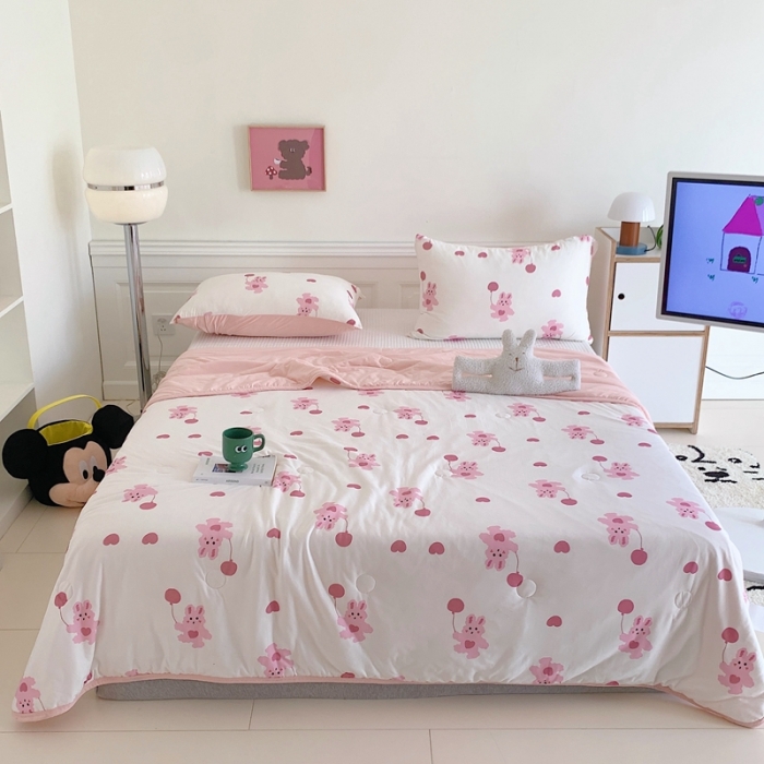 91家纺网 家纺一手货源 找家纺 星期八 2023新款卡通宝宝棉大豆夏被-第二批 爱心气球兔